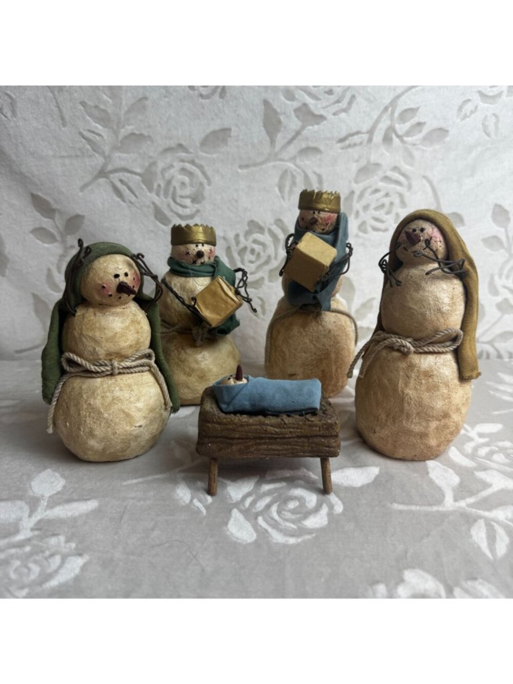 Handcrafted primitive-style Snowman Nativity Set 5 Piece set Rustic Country Deco - Picture 2 of 6